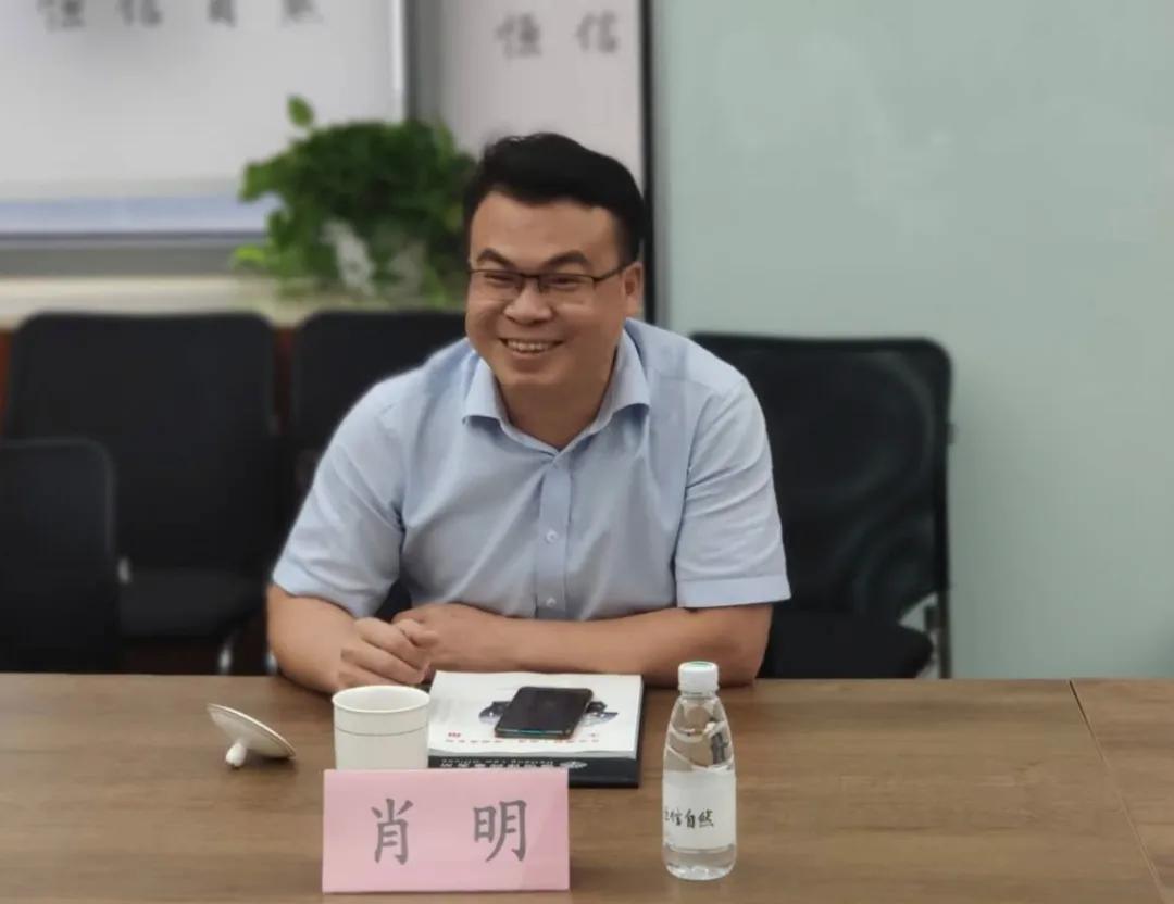 南昌市赣州商会副会长,安远分会负责人肖明,以及安远分会的张新春