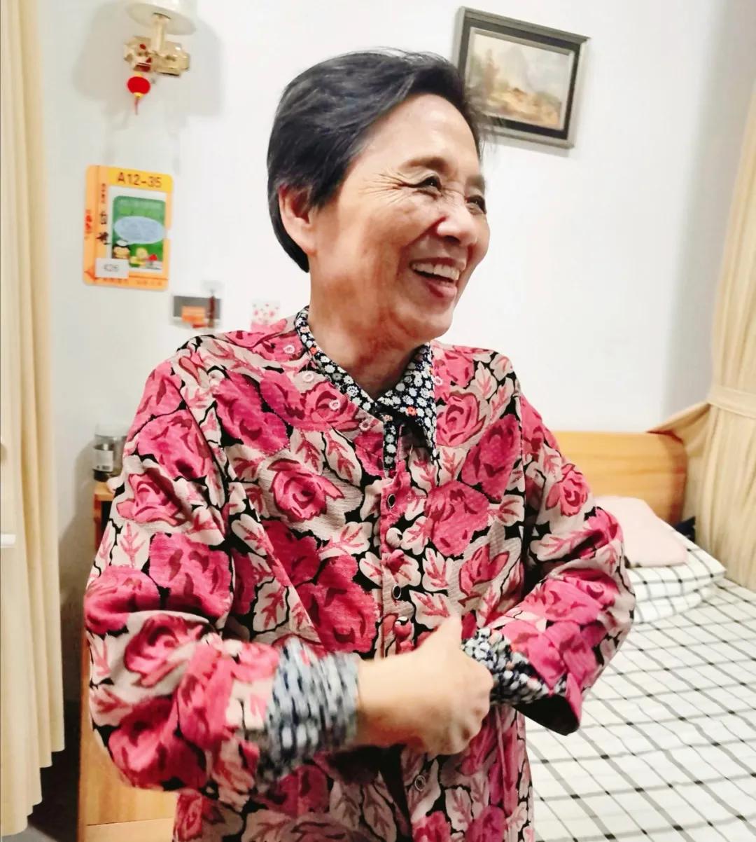 探望张奶奶您把这里当家我们把您当家人