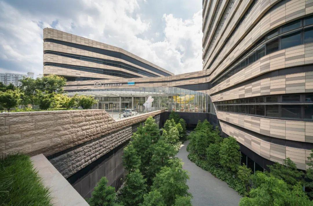 花园中的医院上海嘉会国际医院