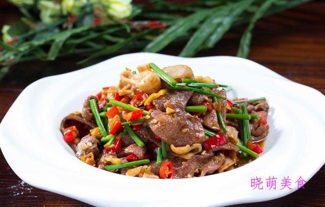 五香酥鱼干炸小鱼香辣猪肝小炒猪耳的做法香辣美味好好吃