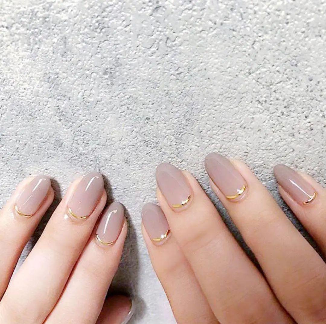 夏季做款超火的裸透色美甲简直美极了