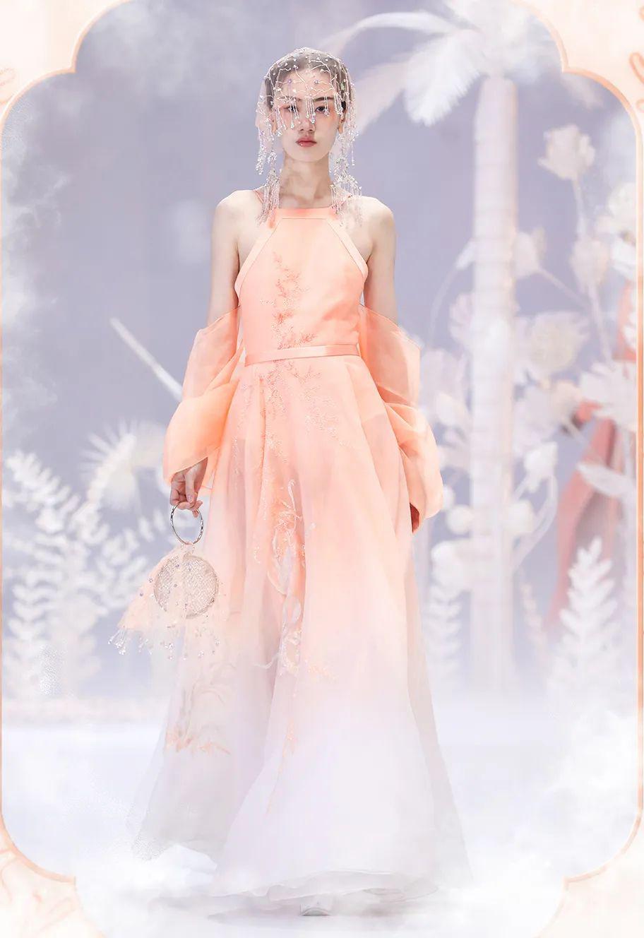 富含文化张力的中国风盖娅传说熊英2020aw若水时装秀