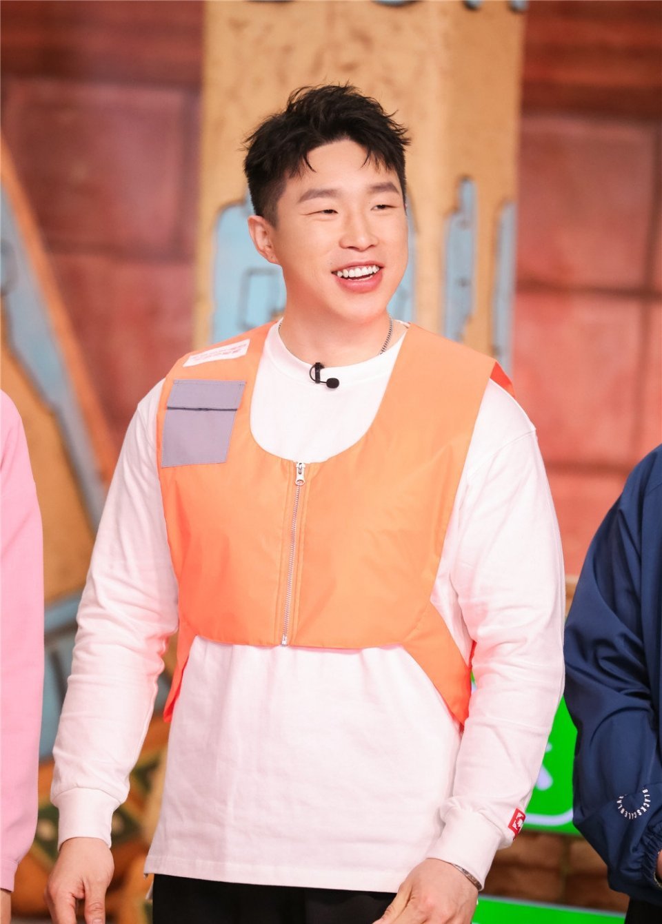 相声演员果然靠嘴吃饭的,烧饼参加《疯狂的麦吉》