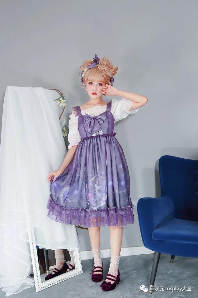 心月玲珑lolita优雅美丽眼神透露着万千的神秘