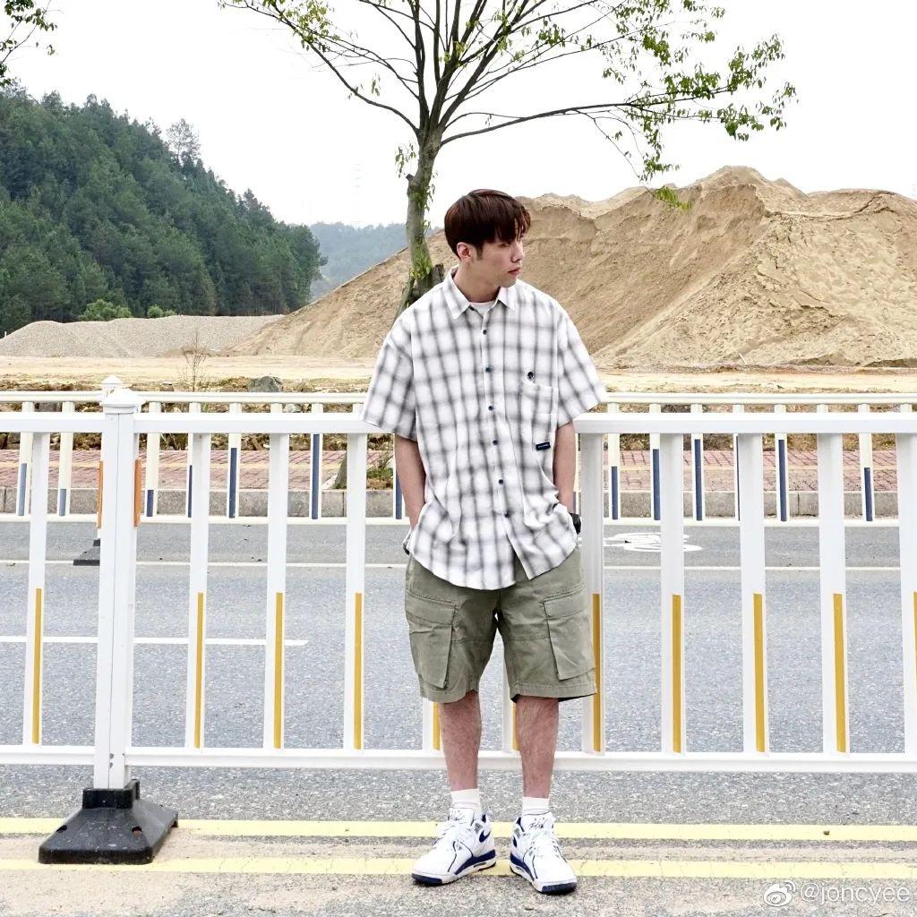 男生 | 一位精神小伙的穿搭日常,好精致一男的