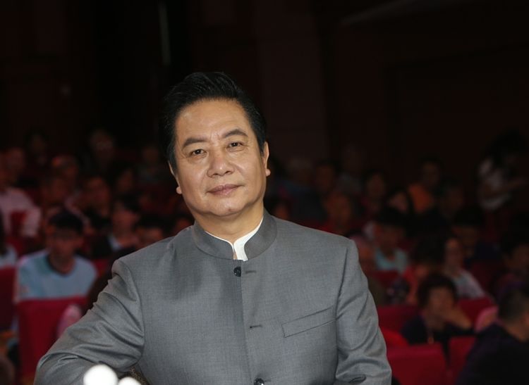 3任唐僧现状:一人当老师,一人家庭美满幸福,只有他接商演为生_汪粤