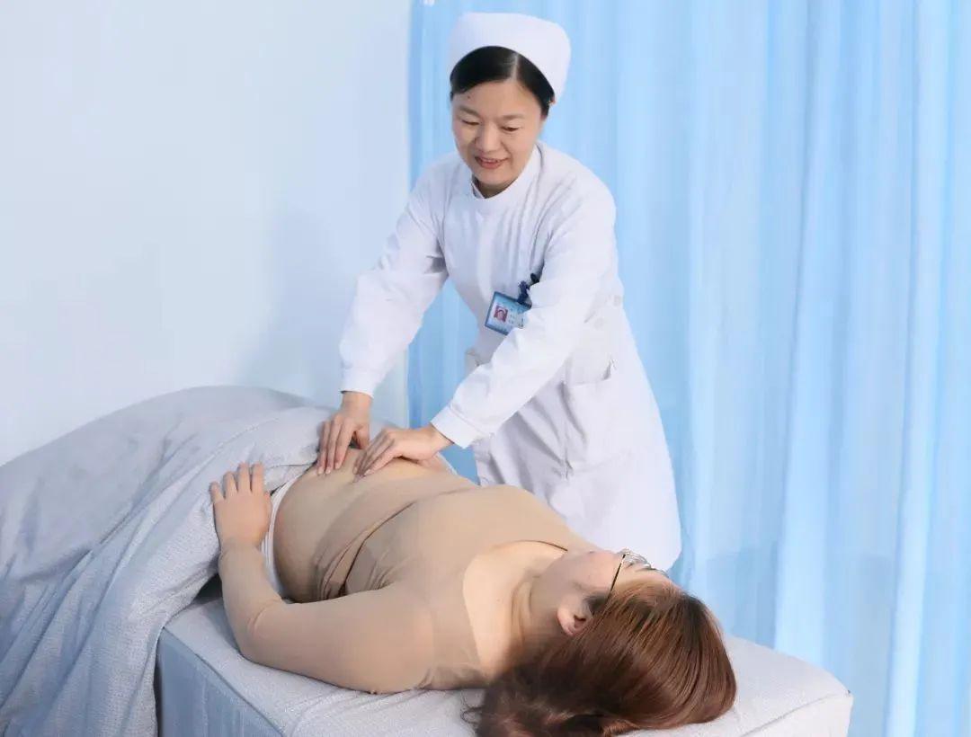 盆底治疗产后常规治疗乳腺按摩还有一位年轻的宝妈小王,同样是产后
