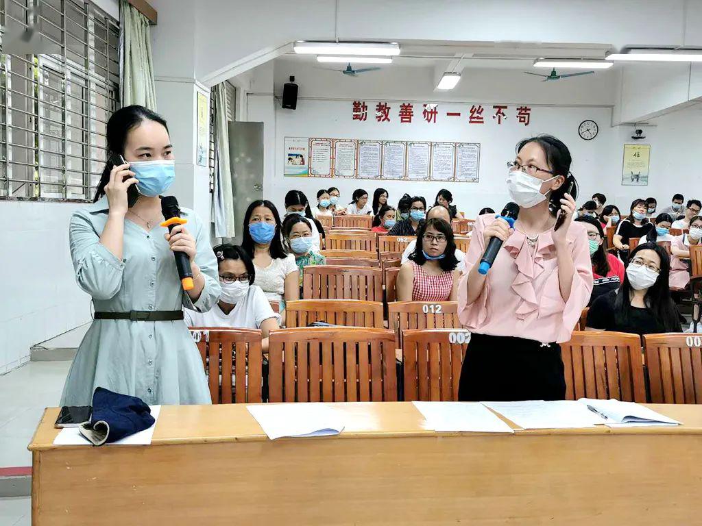 班主任致电家长给学生测体温,消毒卫生健康副校长叶燕华对演练活动