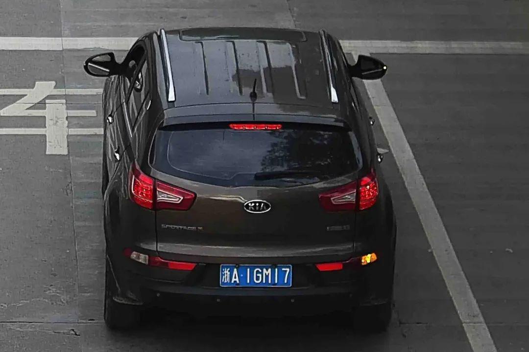 2车牌:浙a0ef27地点:严州大道甘泉路时间:3月23日1来看看谁被拍了?