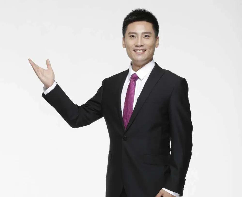 气象科普形象大使 张崇伟夏季天气多变,像暴雨,台风等气象灾害,每一年