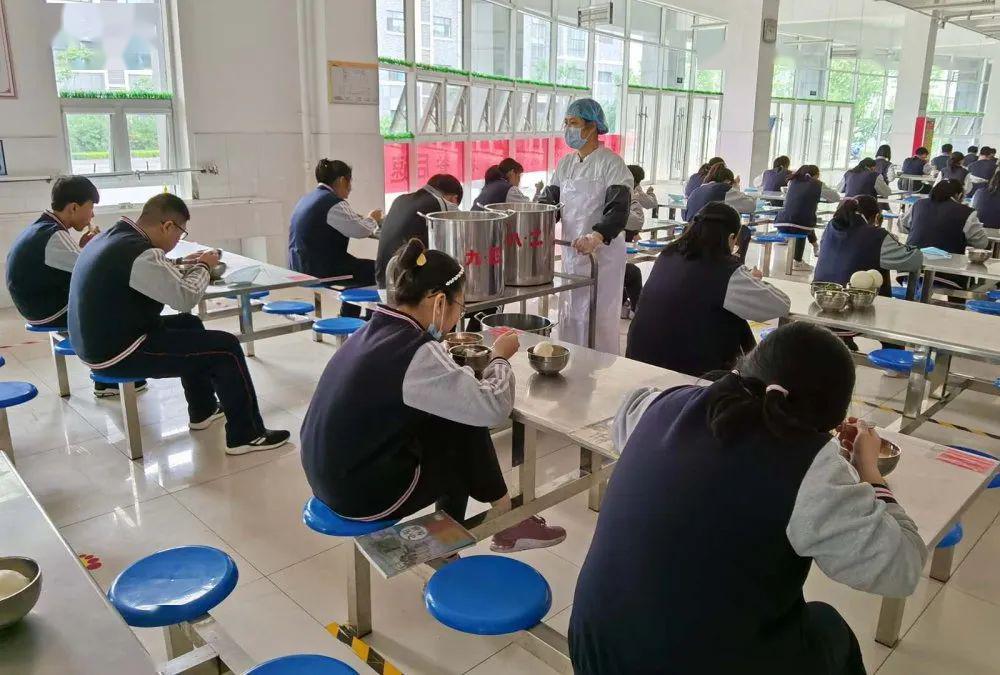 长山镇初中毕业年级顺利复学