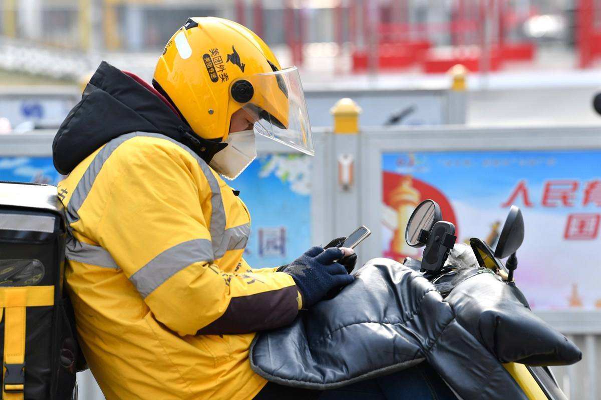 为什么这么多人转行做外卖骑手是原本行业不好做还是骑手赚得多