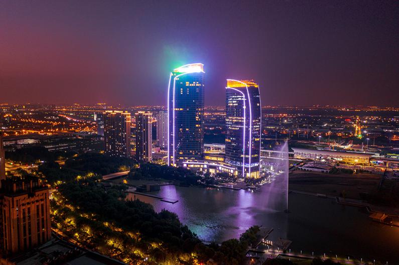 关注夜经济花桥之夜流光溢彩景如画