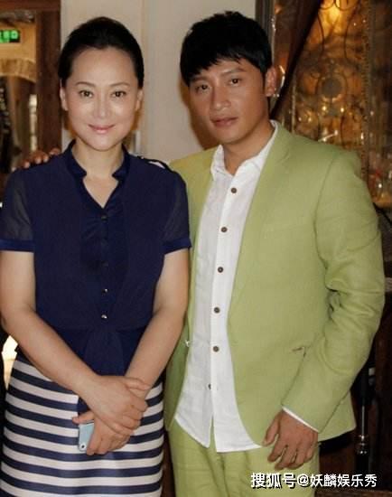 是小三,08年宋佳又突然传出46岁高龄产子,据说孩子亲生父亲是富商蔡程