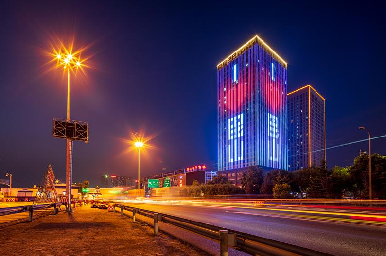 关注夜经济花桥之夜流光溢彩景如画
