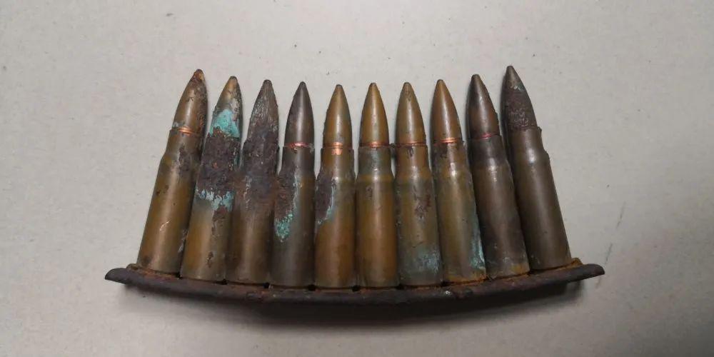 萍乡一村民老宅地基下惊现十发56式自动步枪的制式步枪弹