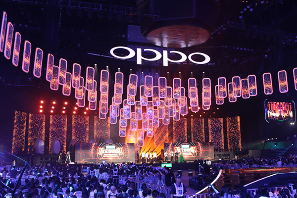 led透明屏冰屏打造梦幻震撼的舞台展会视觉效果