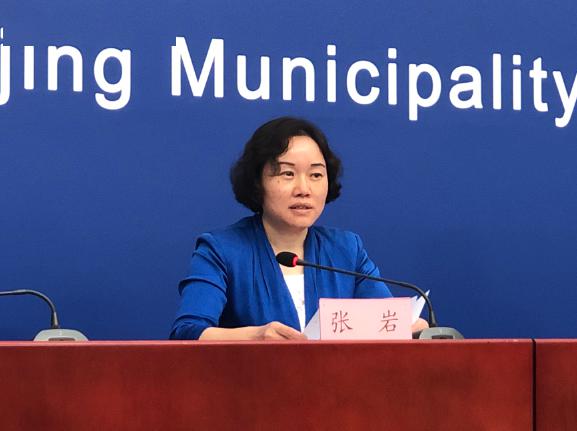 家中设置"两桶一袋"分类收集垃圾北京市城市管理委员会副主任张岩介绍