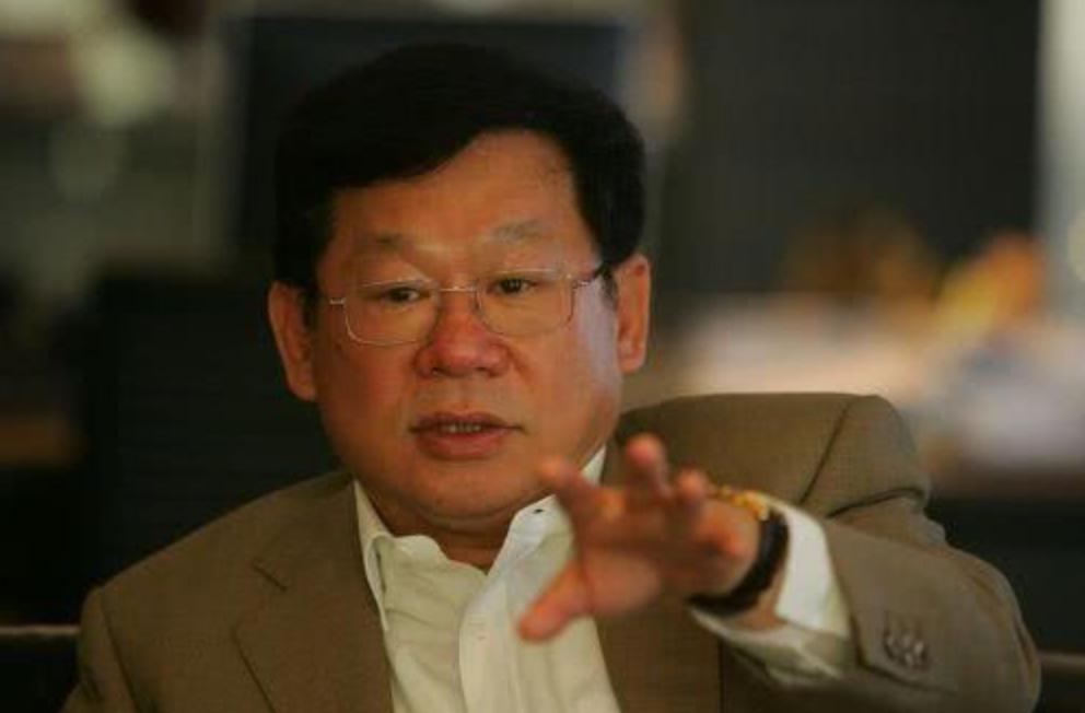 白岩松13问陈戌源中国足球路向何方