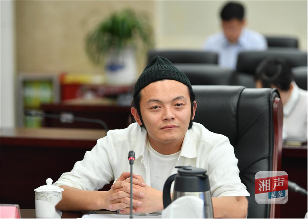 文和友创始人文宾"游客到长沙想点文和友,打开美团或饿了么app,进去