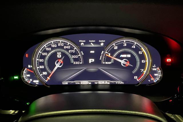 新车150万的宝马m5开了一年竟折损50万网友不如开到报废