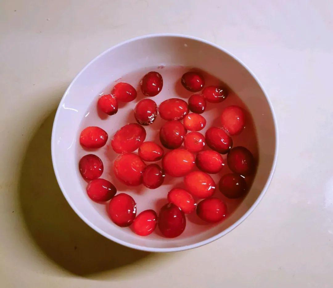 清爽怡人的下午茶双莓饮的做法