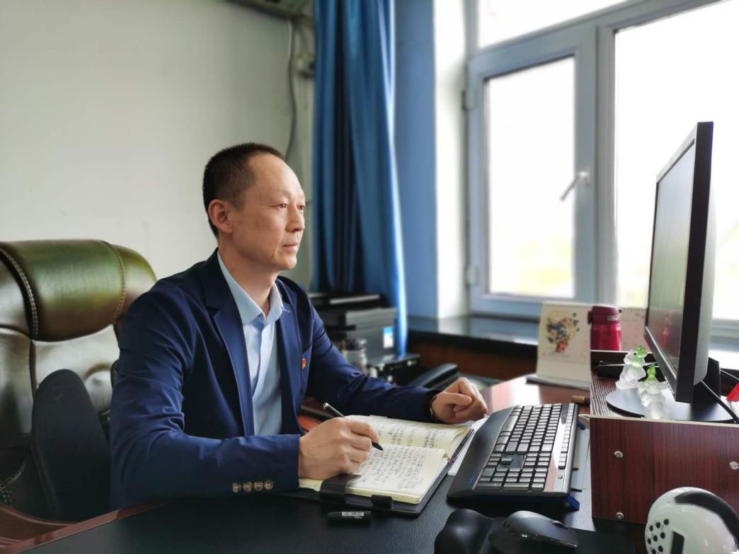 李春江结合近期教育部,省教育厅领导关于线上教学工作的最新讲话精神