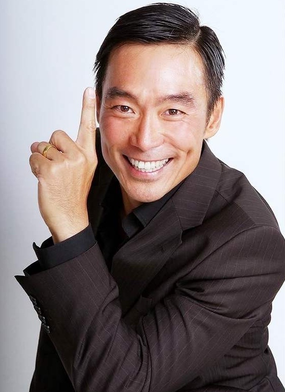 吃着柏安妮看着张曼玉,娶日本老婆被鼓励拍3级片,郑浩南不一般