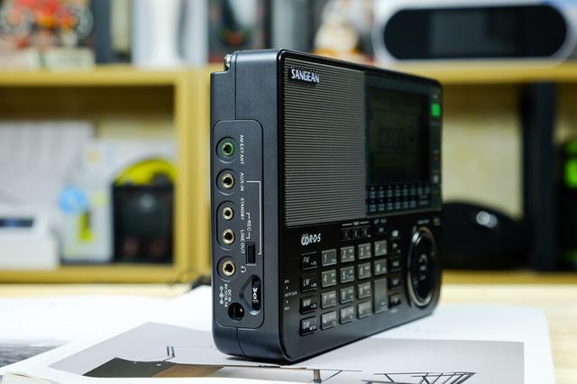 说专业收音机山进ats909x当仁不让发烧友的最爱