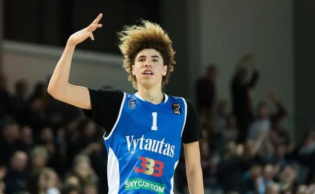 三球要进nba了单场92分高中辍学大学不读也能选秀前三