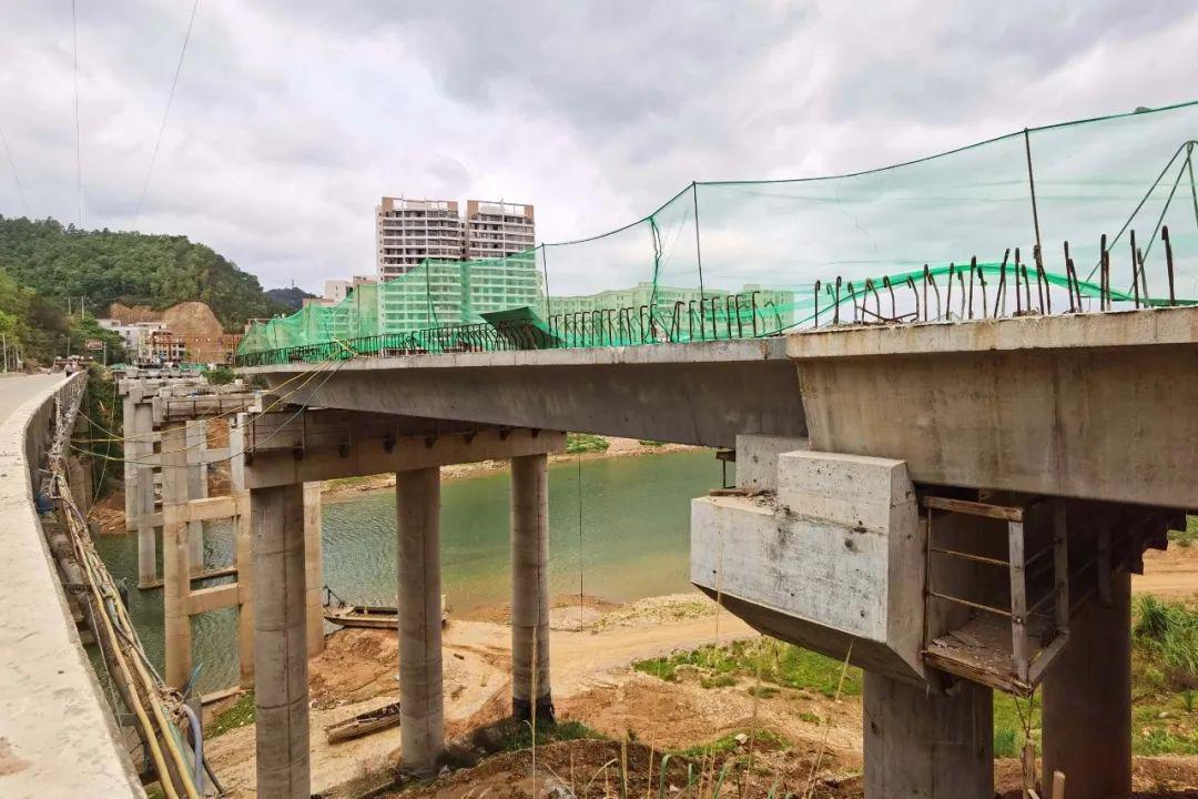 郁南南江口大桥改建争取国庆前通车
