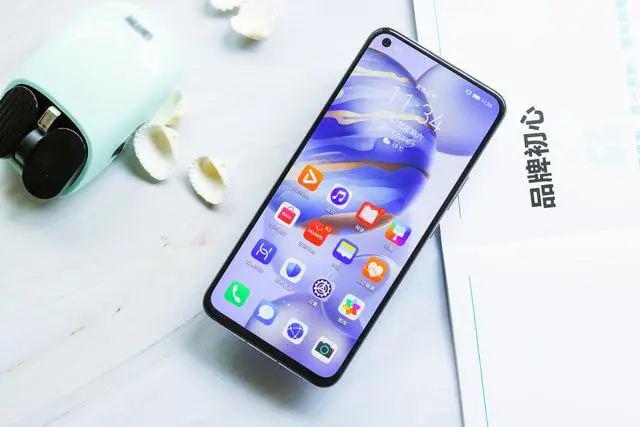 荣耀30上手体验难掩绝代风华50倍变焦打动年轻之心