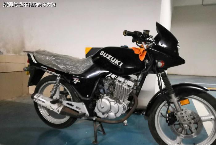 经典摩托车系列 九十年代另类豪华摩托车 金城铃木刀gf125