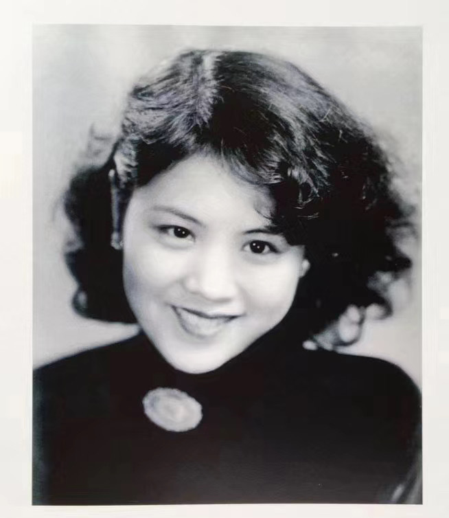 黄永玉之妻,广东新会籍作家画家张梅溪去世,曾写《林中小屋》等