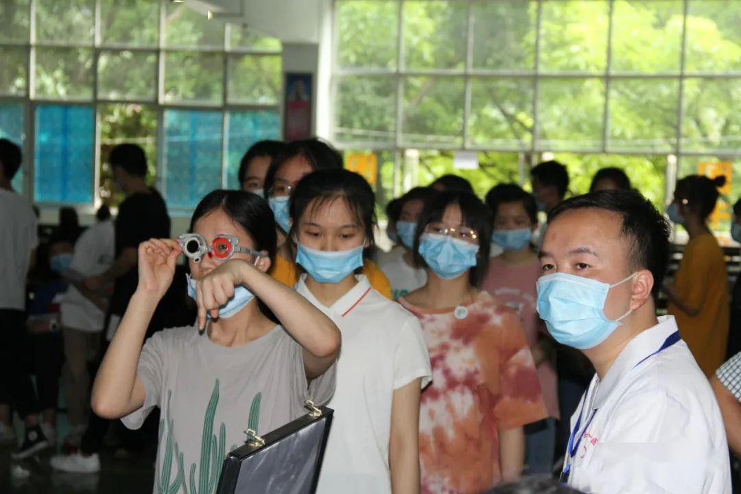 太方便了高考體檢走進古藺中學校園