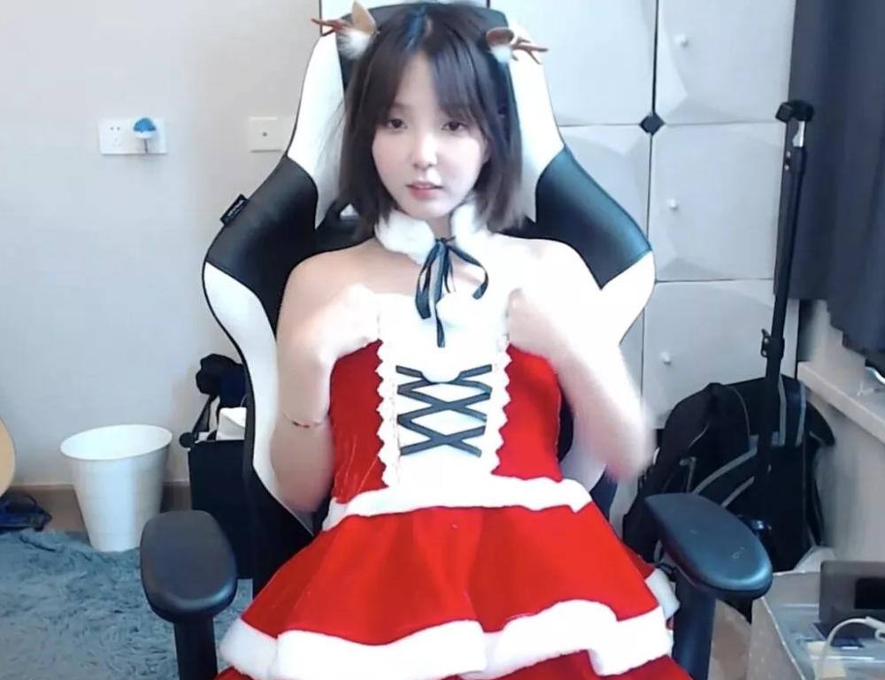 未成年人粉丝发文吐槽小米粥不守信用,充了500块,最后不想给_直播