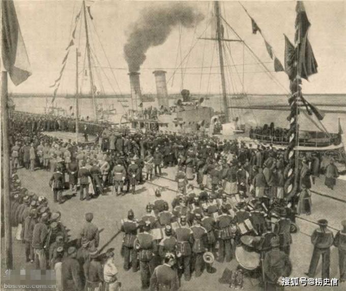 1897年德国占领青岛后他们的巡捕,其中也有当地人