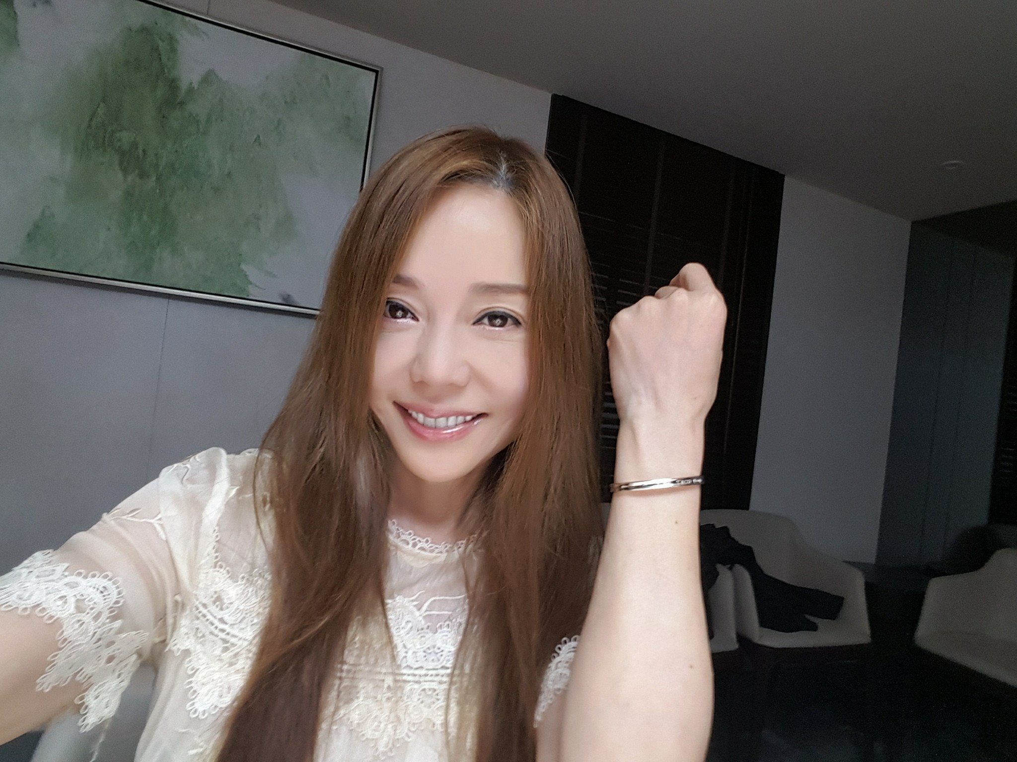 狄莺先前被拍照爆肥照片时曾惊讶表示:怎么把我拍得这么丑,而她也坦承