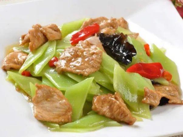 晚餐餐后:蒙牛酸酸乳(250ml/盒)西红柿鸡蛋汤,酸菜豆米汤莴笋炒肉片