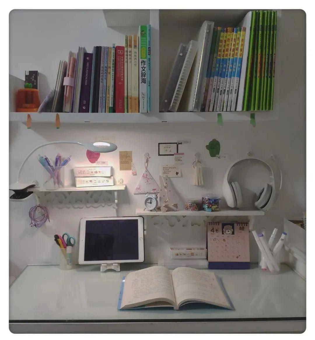 书香氤氲诗意远方邀你共赏最美书桌