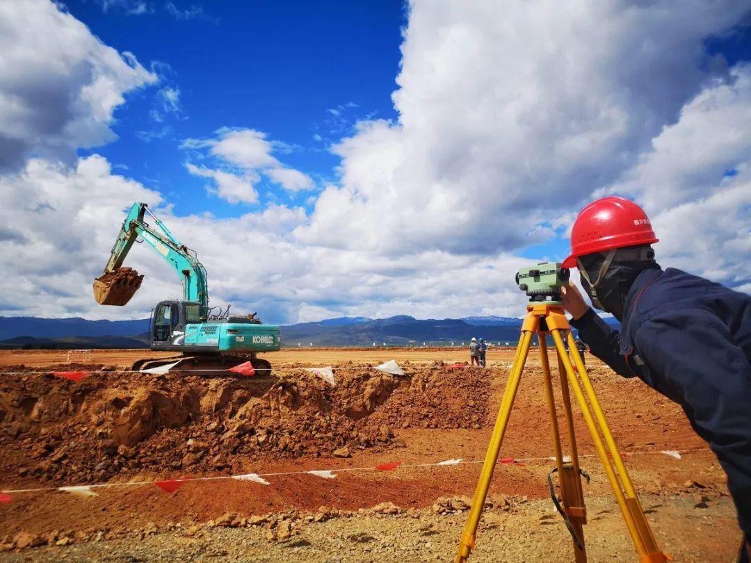 后浪李刚以奋斗激扬青春