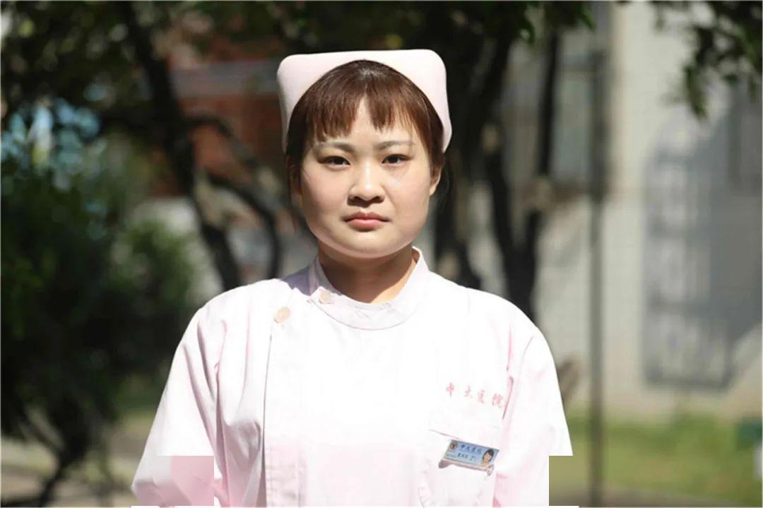 >   滑动查看更多图片 >>   滑动查看更多图片 >>优秀护士风采展沈 艳