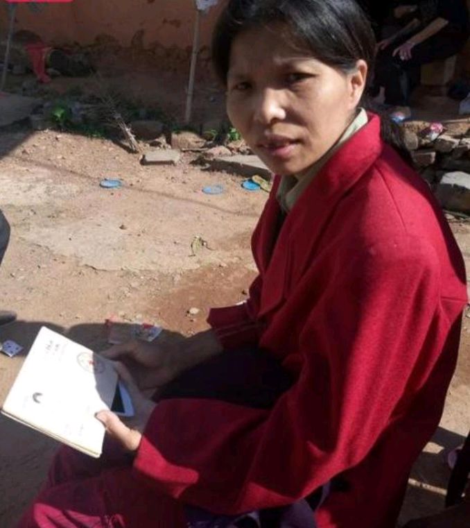 原创人大高材生伍继红找份好工作嫁个好老公不难为何沦落成低保户