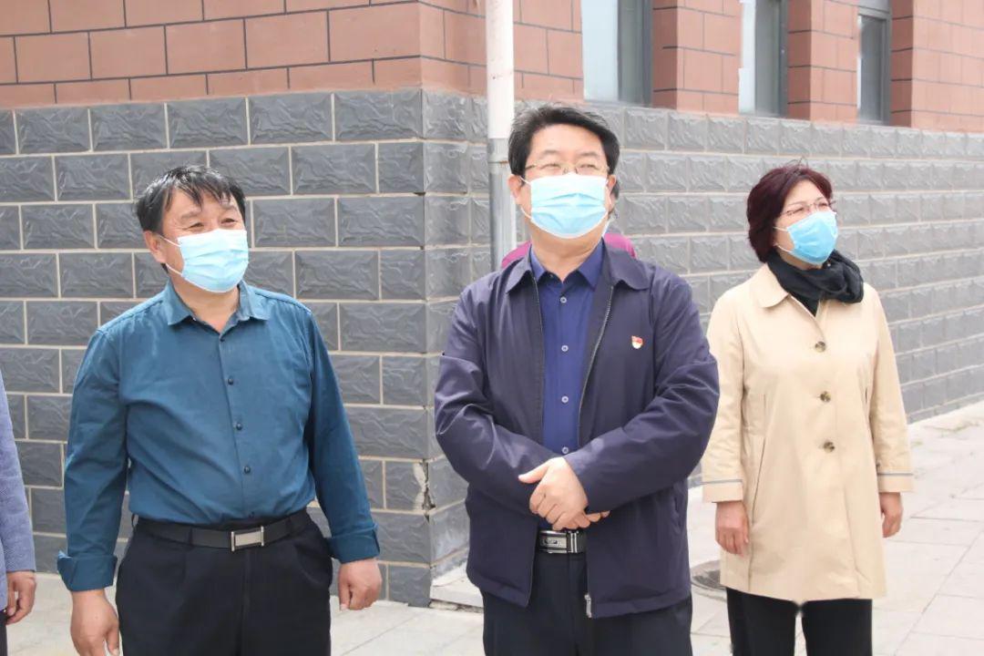 市人大副主任县委书记郝富国到张北一中视察指导高三复课后教育教学