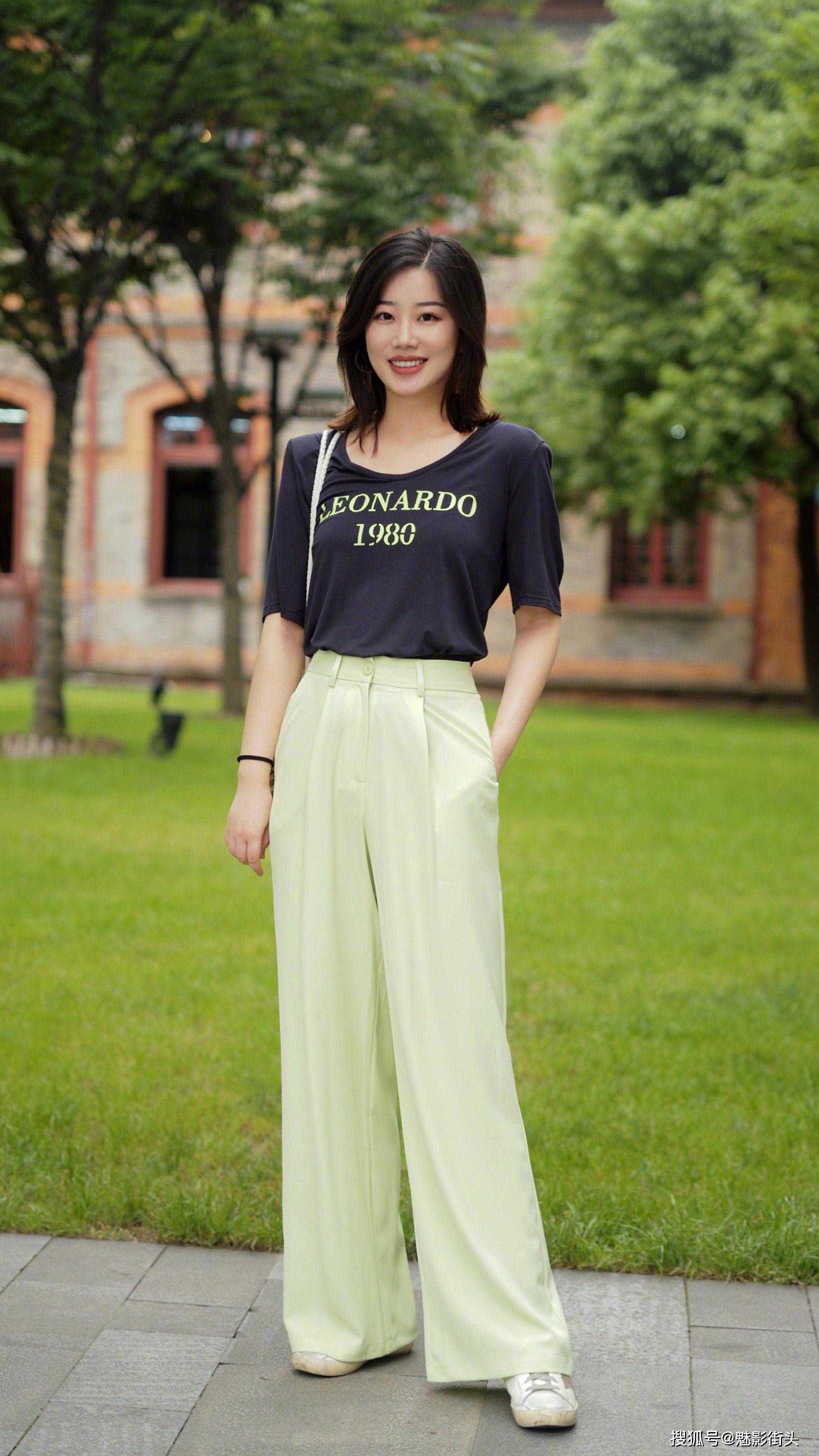 原创夏天的长裤怎么选美女选择阔腿裤透气凉快飘逸感十足