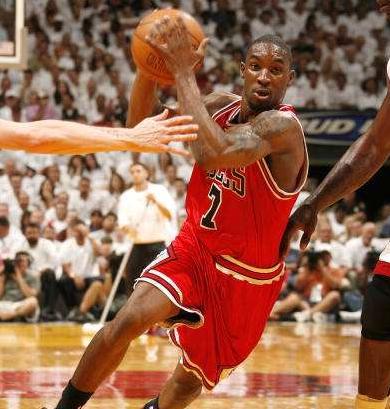 nba各奖项最年轻vs最年长:35岁高龄拿mvp,詹姆斯也在此榜单_德里克·