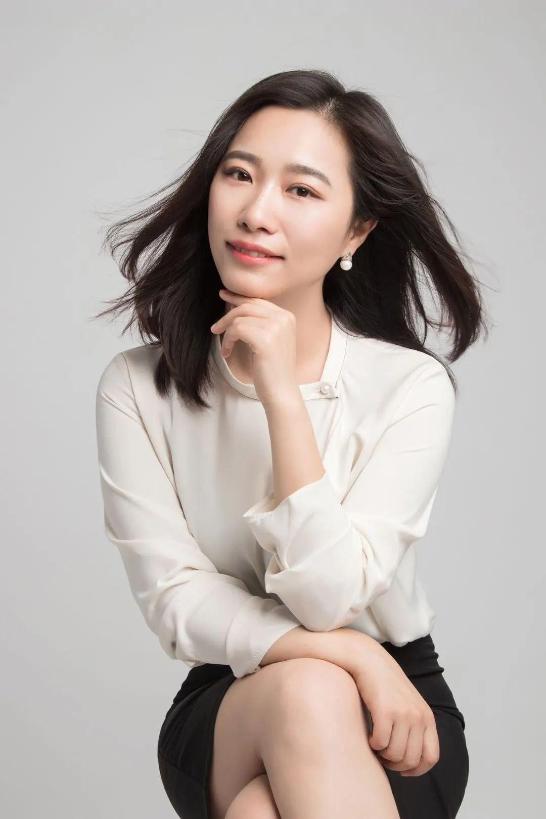 今日主播:王格(主持人)王格,中国传媒大学毕业,研究