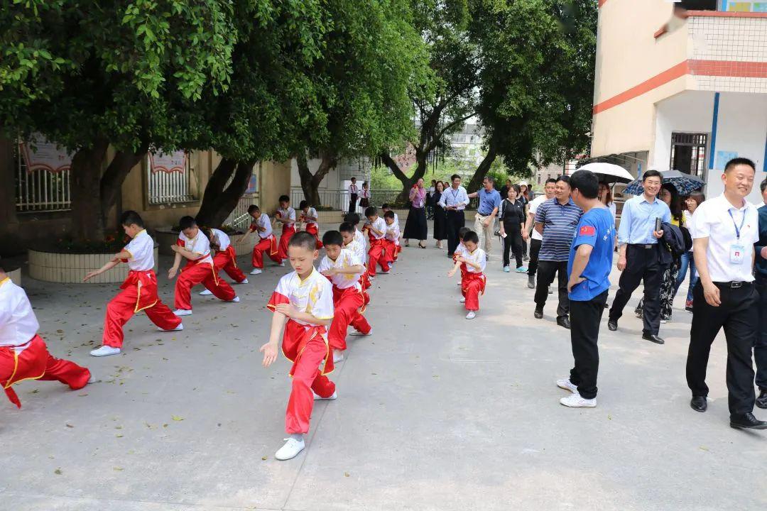 石蟆小学文明就餐倡议书