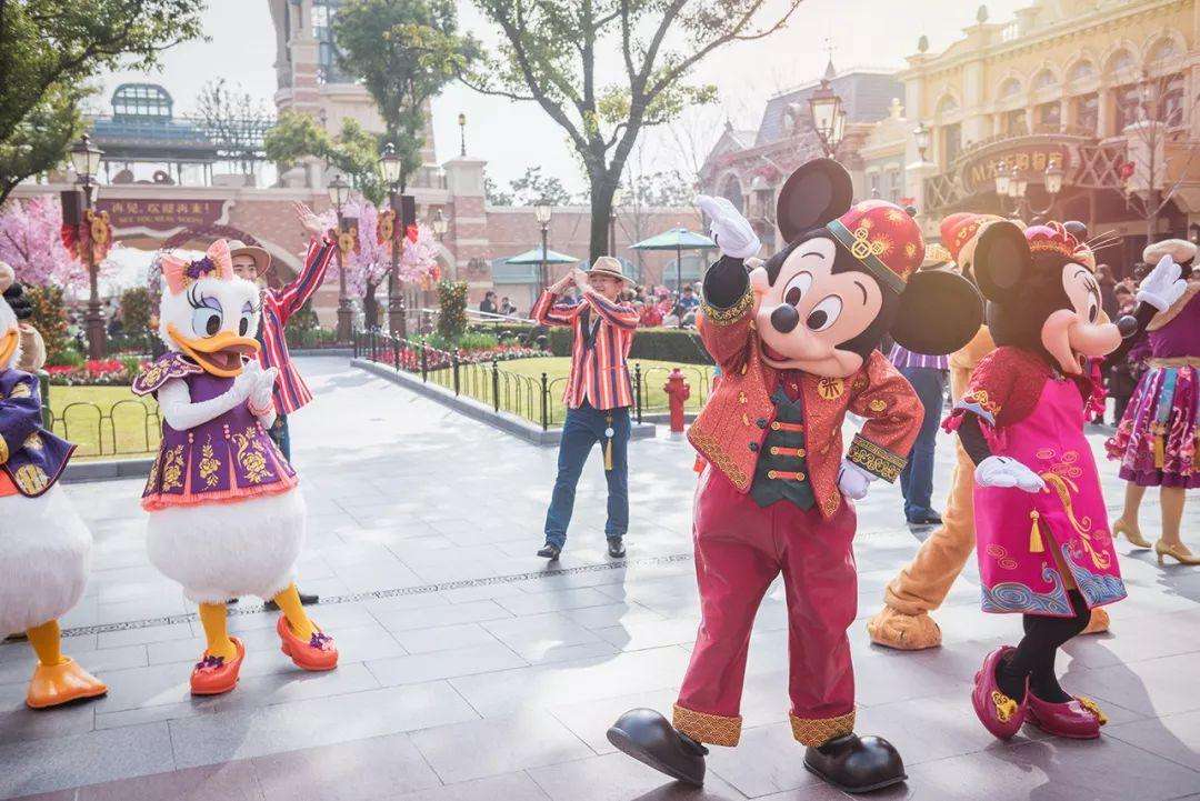 原创上海迪士尼重新开园花车巡游剧院演出不开放你还会去吗