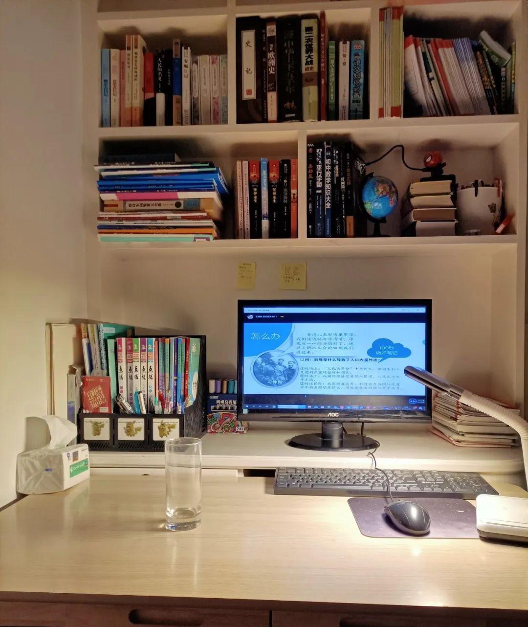 书香氤氲诗意远方邀你共赏最美书桌